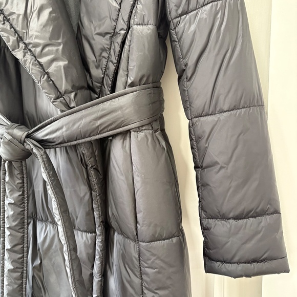 ANN TAYLOR Factory Black Belted Puffer Coat Size Medium - Picture 8 of 12